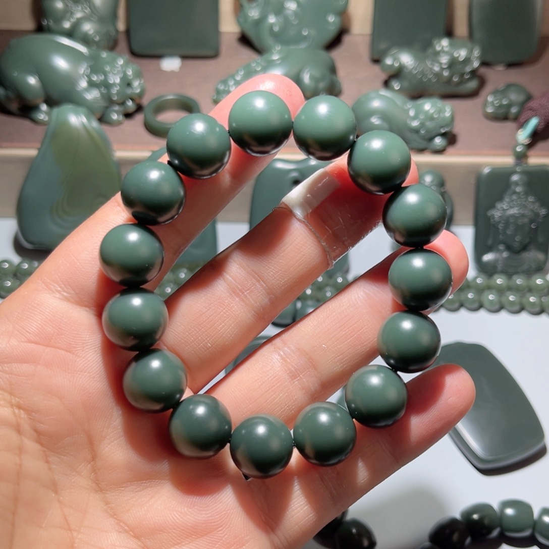 和田玉颈饰未镶嵌