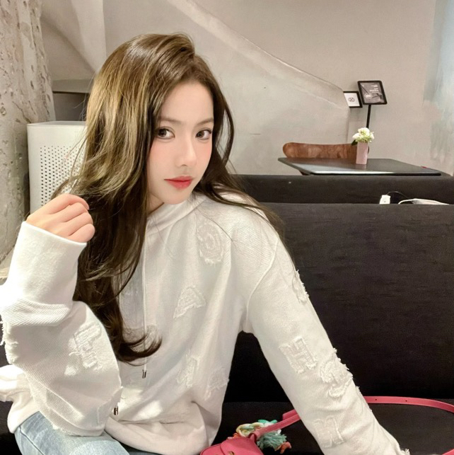 99新 Chanel/香奈儿 极目 21P白色立体植绒logo卫衣 s码/99新