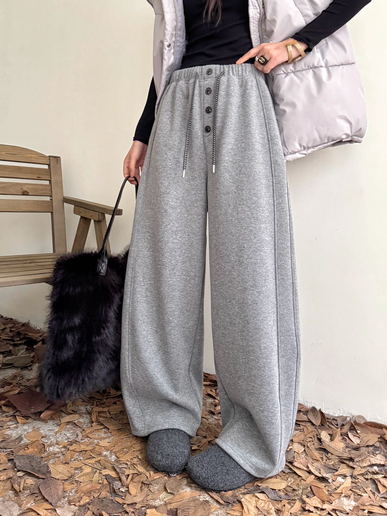 新款女士羊绒加厚气球裤（四颗扣子装饰）