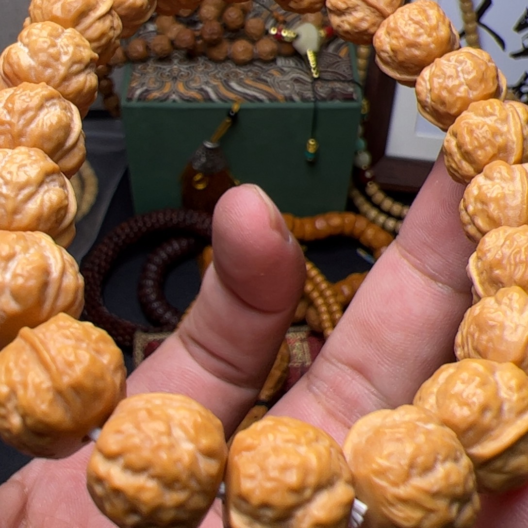 猴头核桃吊坠卡罗拉