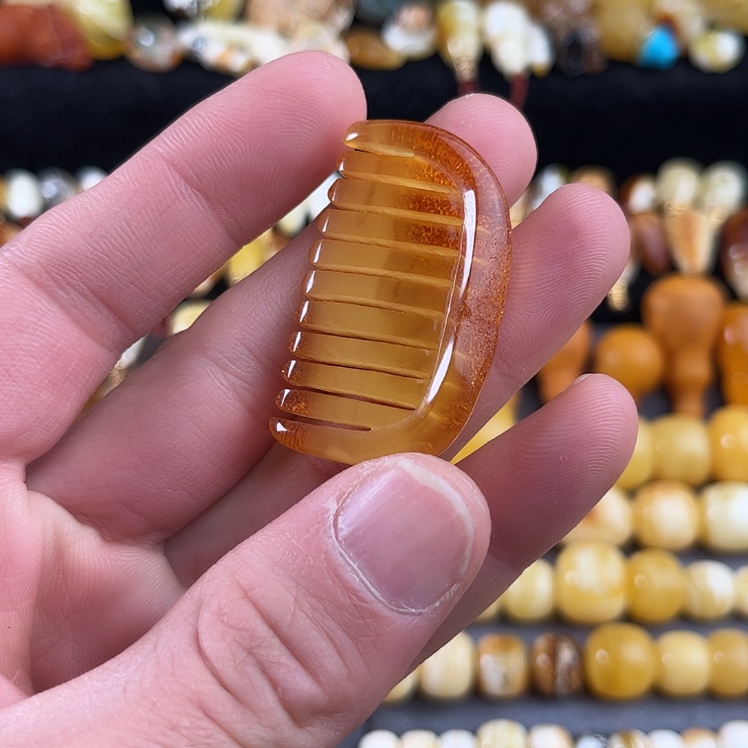 蜜蜡未镶嵌珠宝奇石