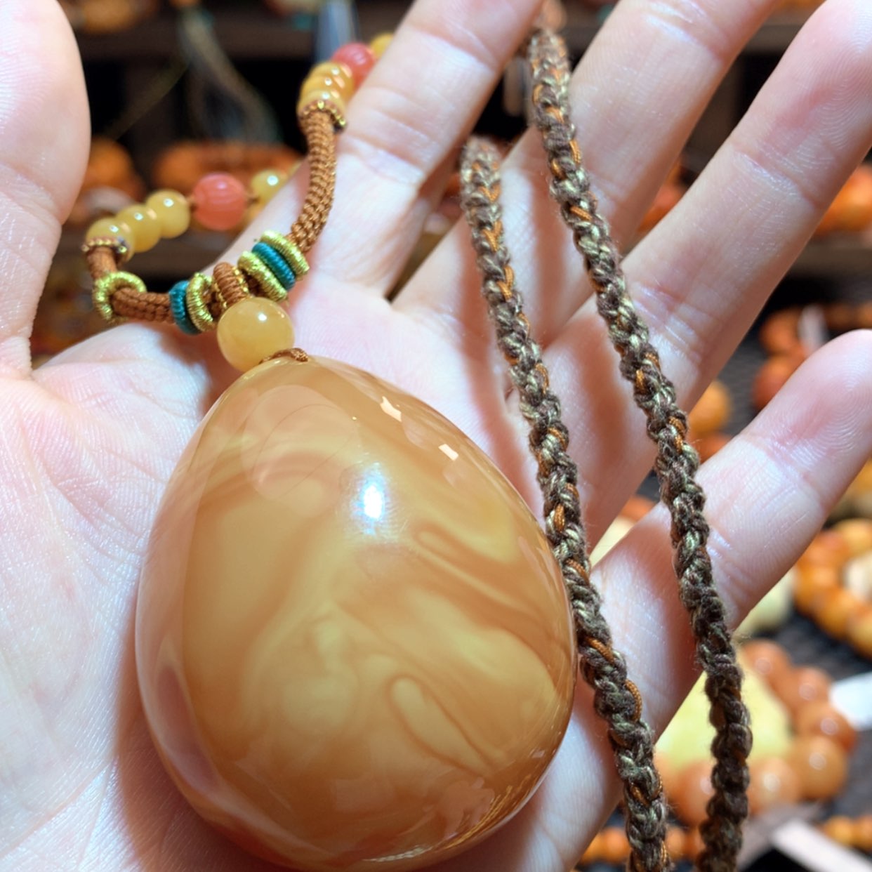 【闪购商品】蜜蜡吊坠(赠链)未镶嵌
