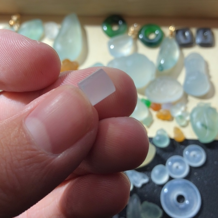 定制翡翠未镶嵌挂件