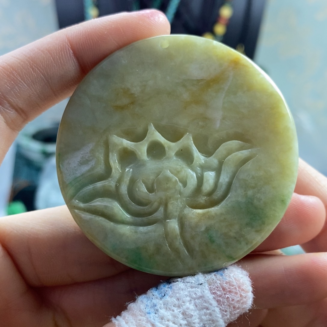 翡翠颈饰未镶嵌吊坠