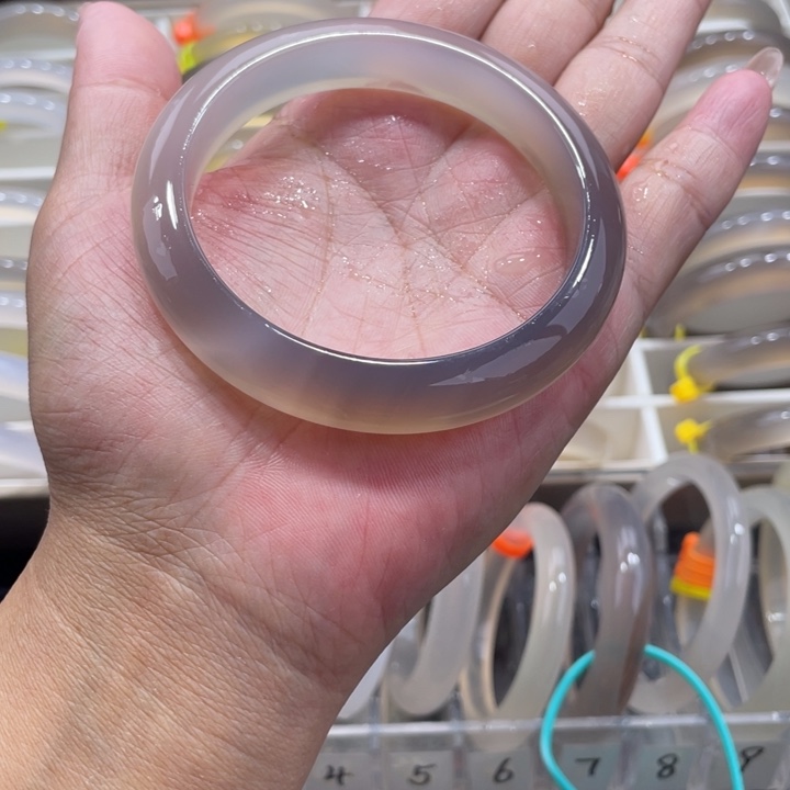 玛瑙/玉髓未镶嵌手镯