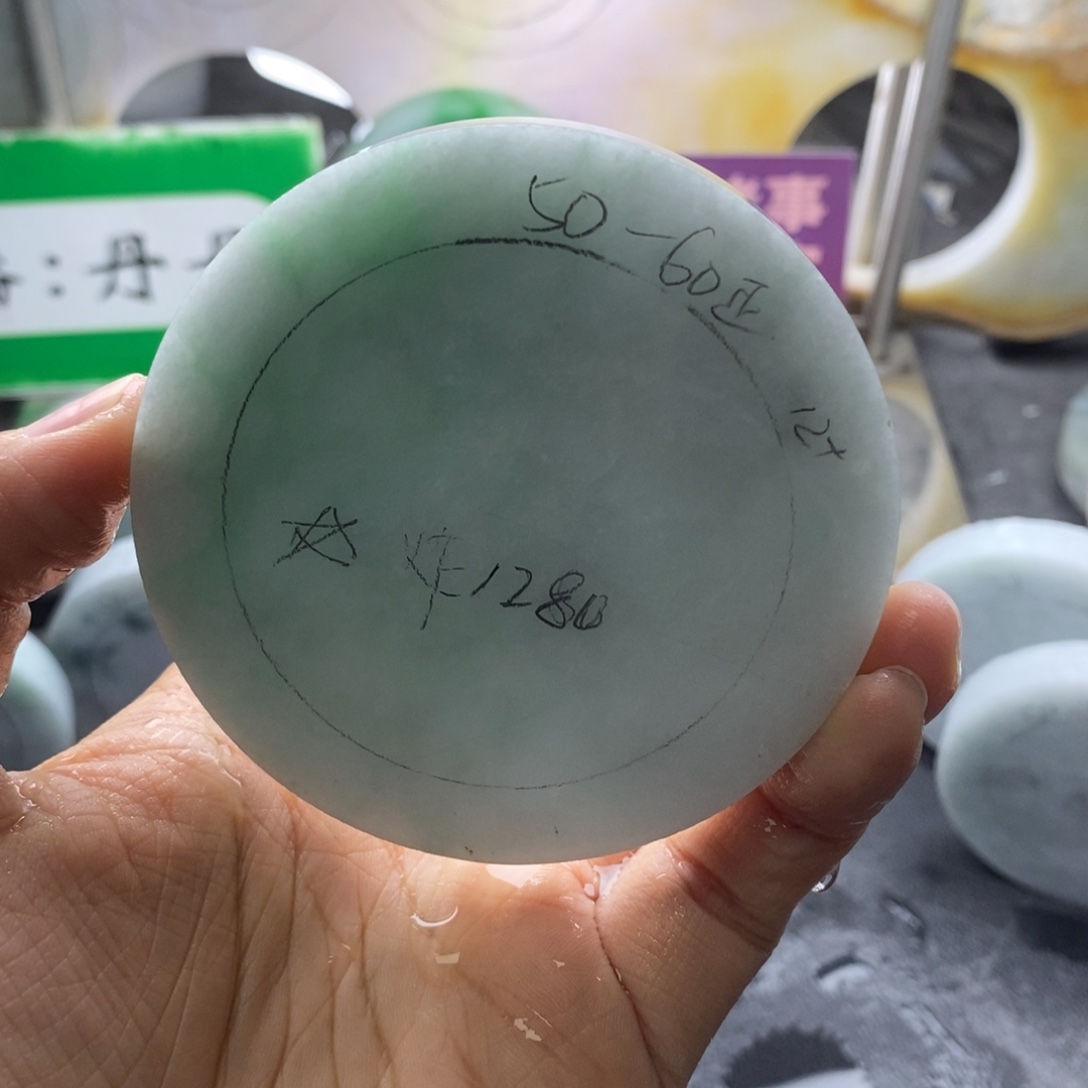 定制翡翠未镶嵌翡翠手镯