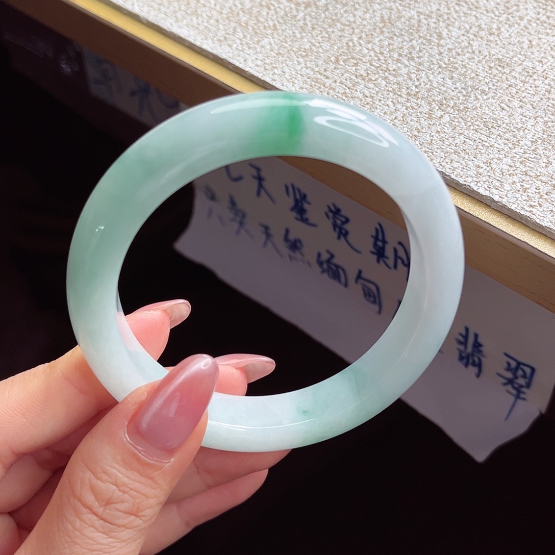 翡翠未镶嵌手镯手镯