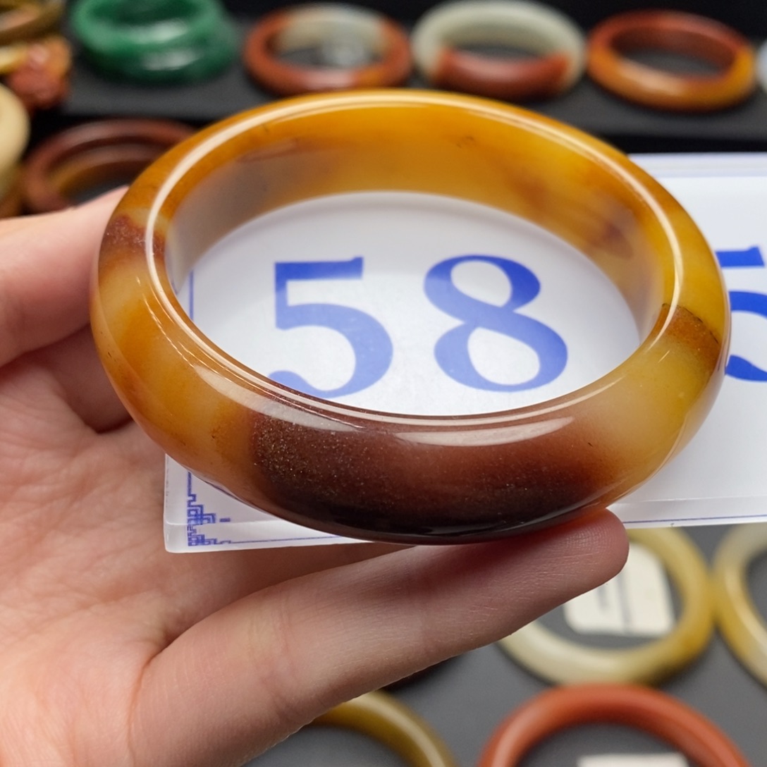 石英质玉（黄龙玉）手镯未镶嵌