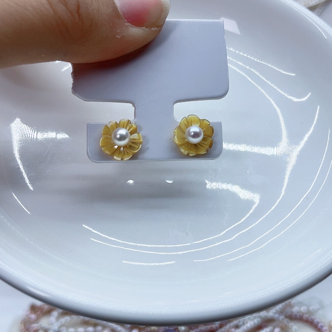 银S925镶嵌耳饰淡水珍珠