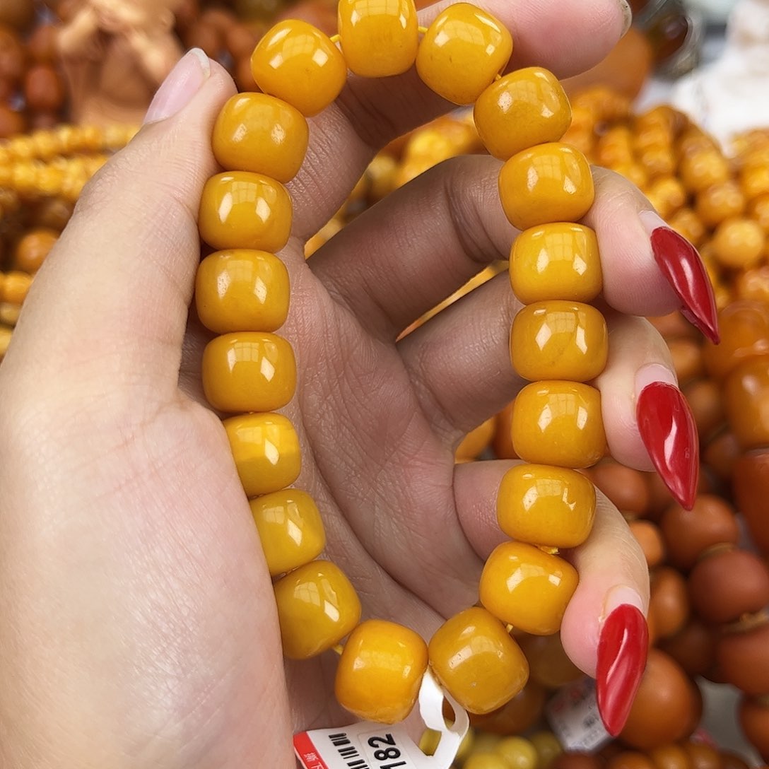 琥珀颈饰未镶嵌蜜蜡