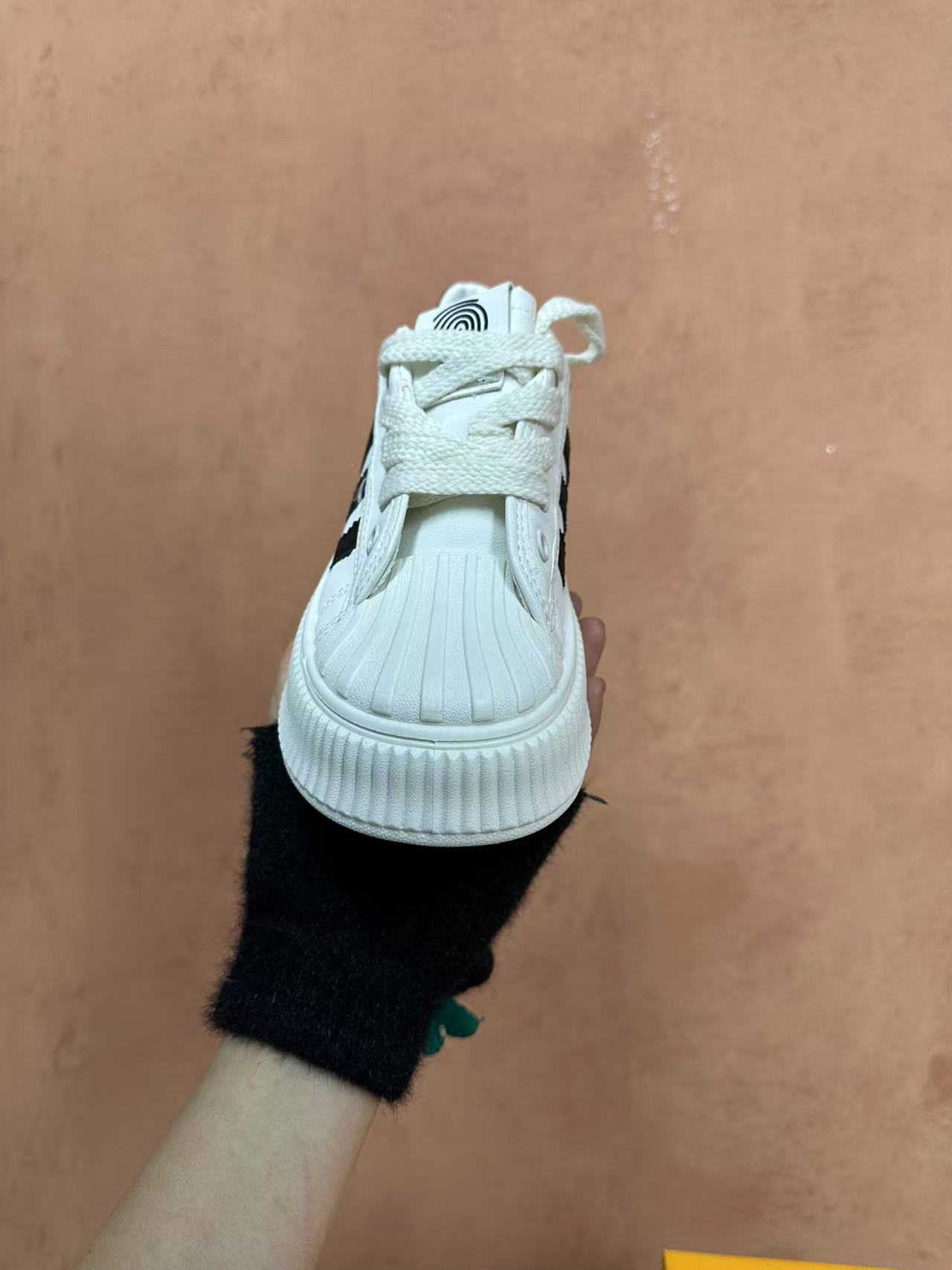 《小铺》休闲时尚女鞋138号黑色有微透色