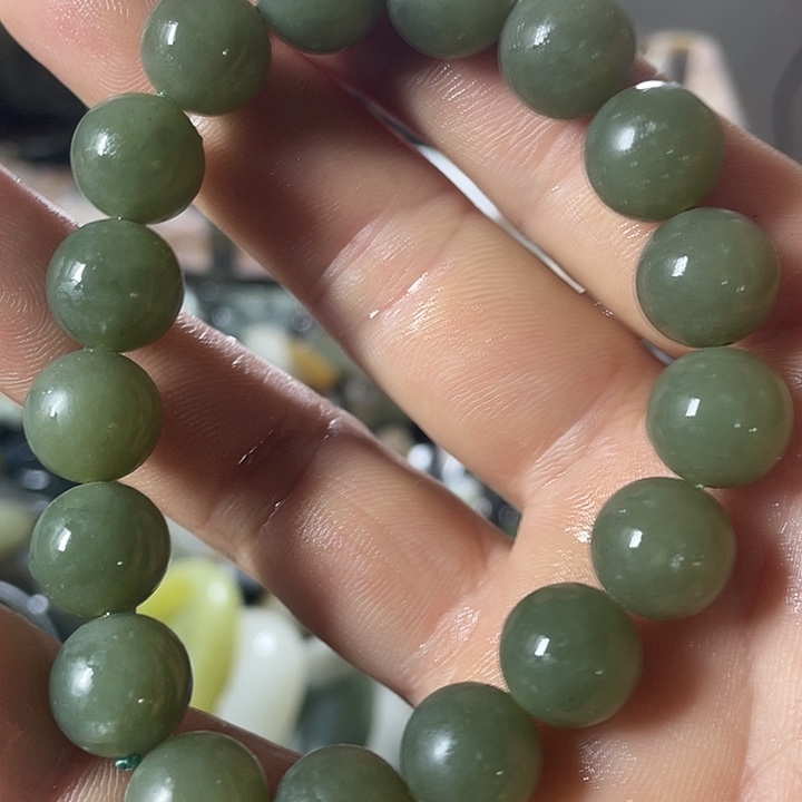 和田玉（青玉）未镶嵌珠宝奇石