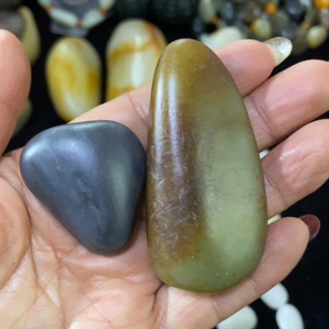 平***人和田玉（糖玉）未镶嵌挂件