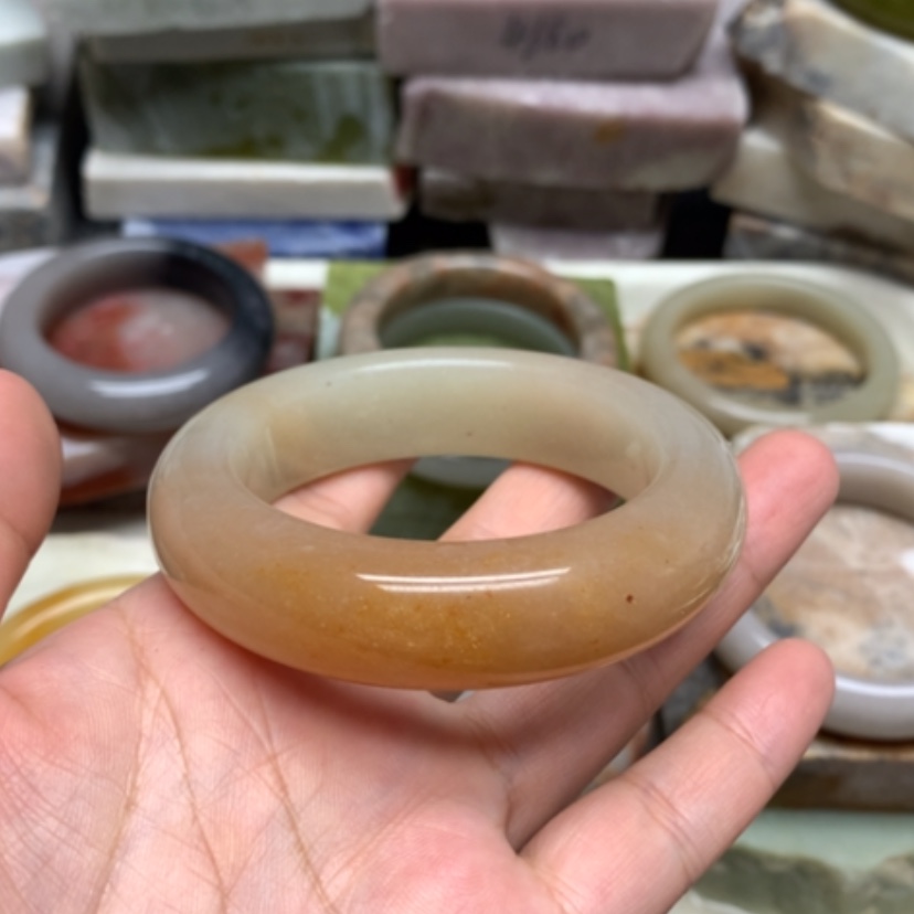 【闪购商品】石英质玉未镶嵌手镯52.3