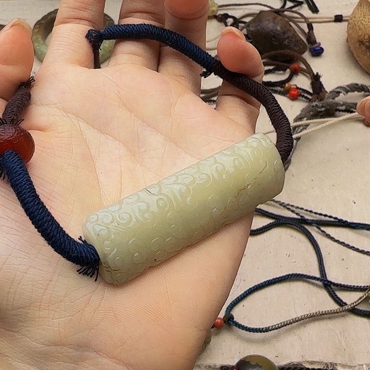 安***娜颈饰未镶嵌和田玉