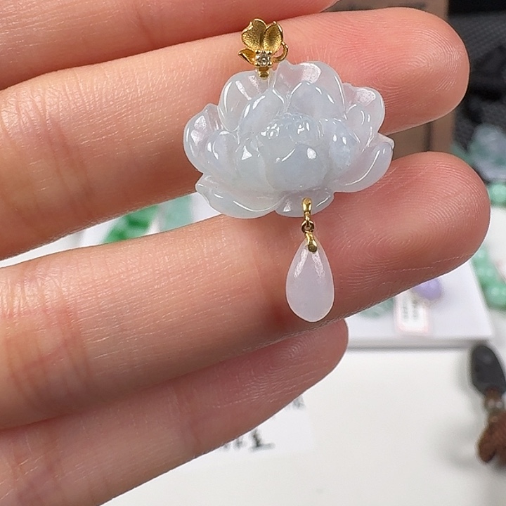 翡翠18K金镶嵌颈饰