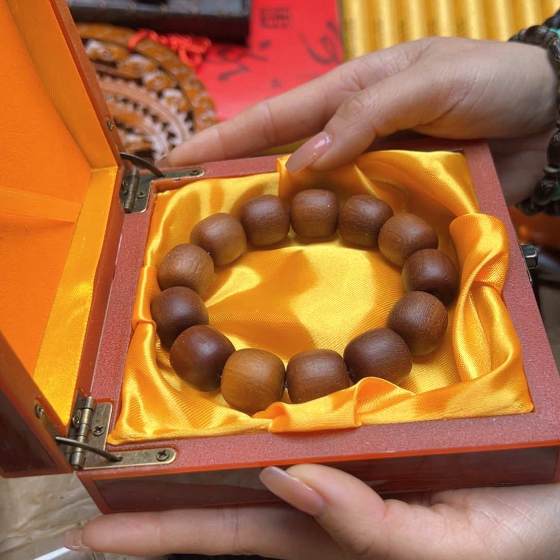 大叶紫檀（黑酸枝木类）