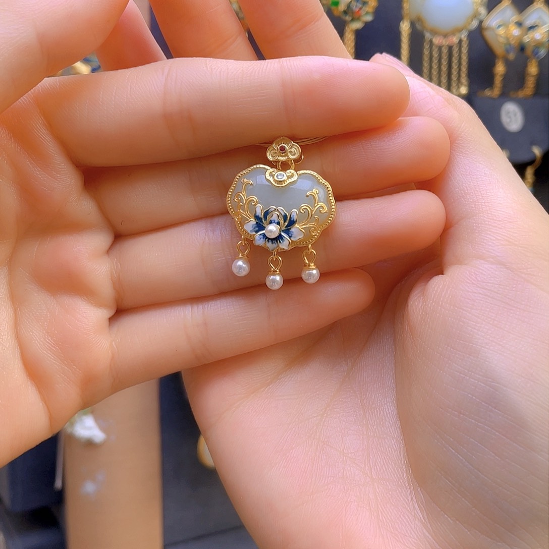 和田玉颈饰银S925镀金镶嵌