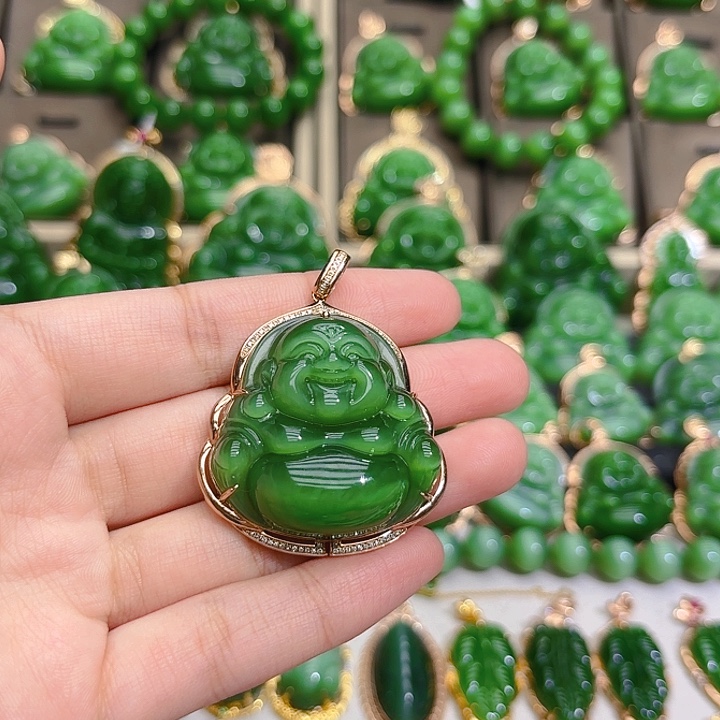 和田玉（碧玉）颈饰18K金镶嵌