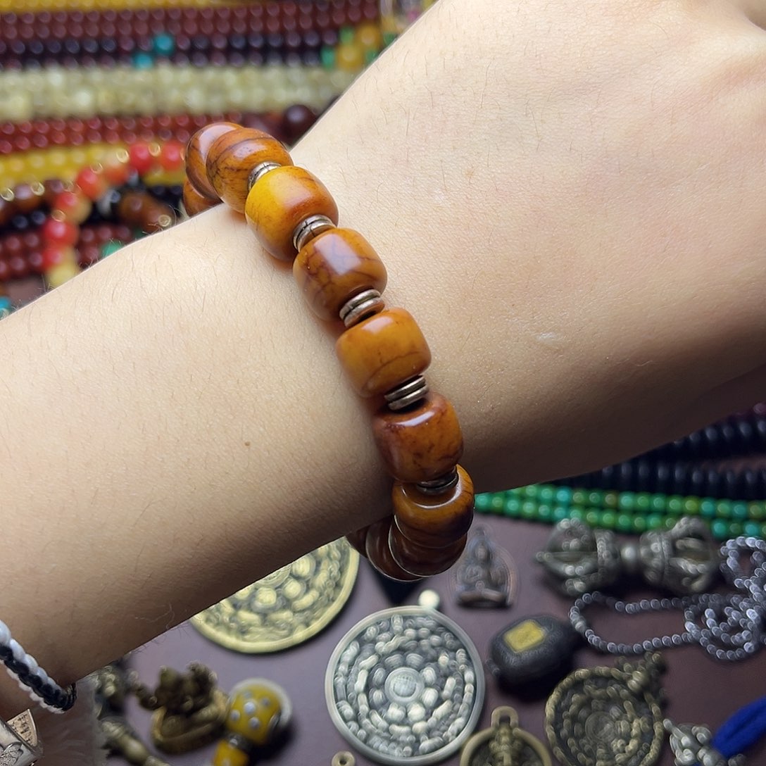 文玩核桃吊坠牦牛骨手串