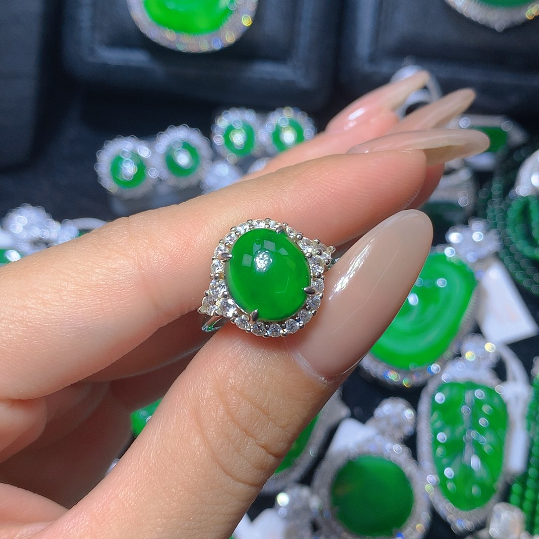 翡翠颈饰银S925镶嵌翡翠