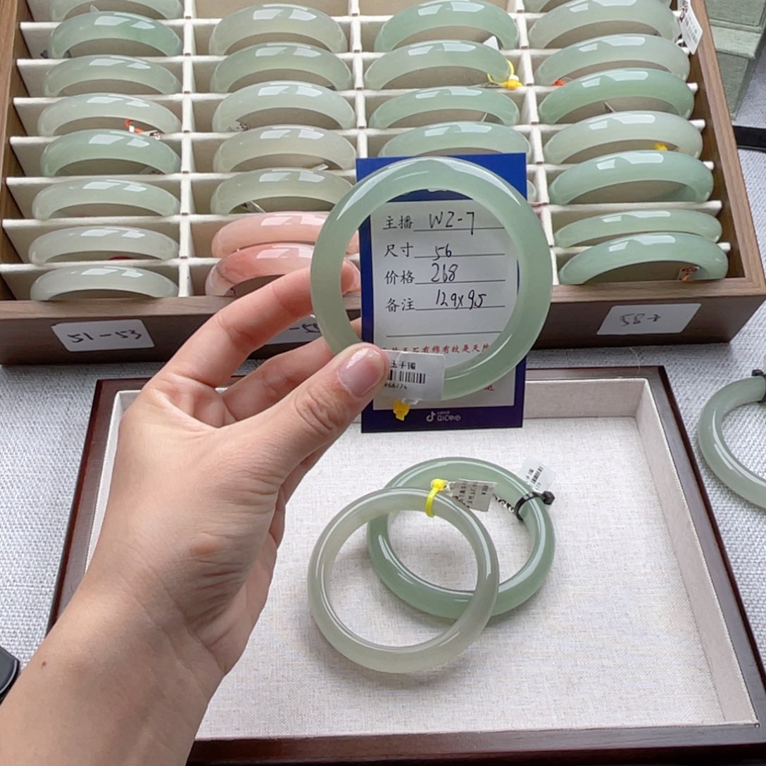 越***。东陵石未镶嵌手镯