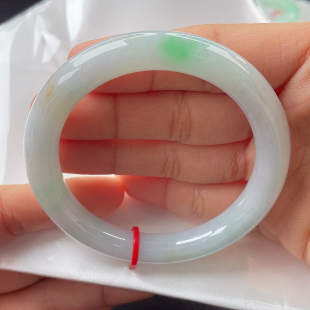 翡翠手镯（圆镯）未镶嵌54.3圈