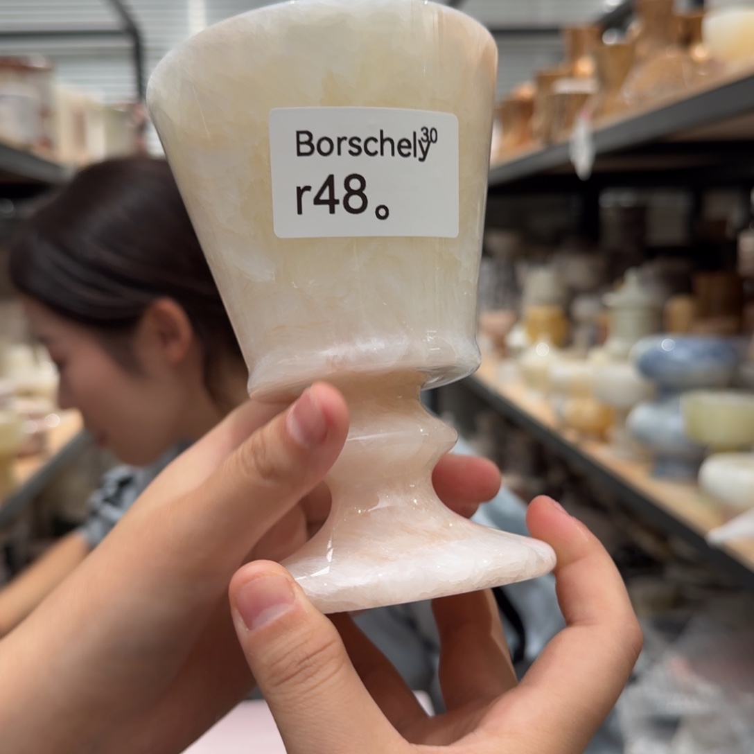 大理石r48。 钱。  