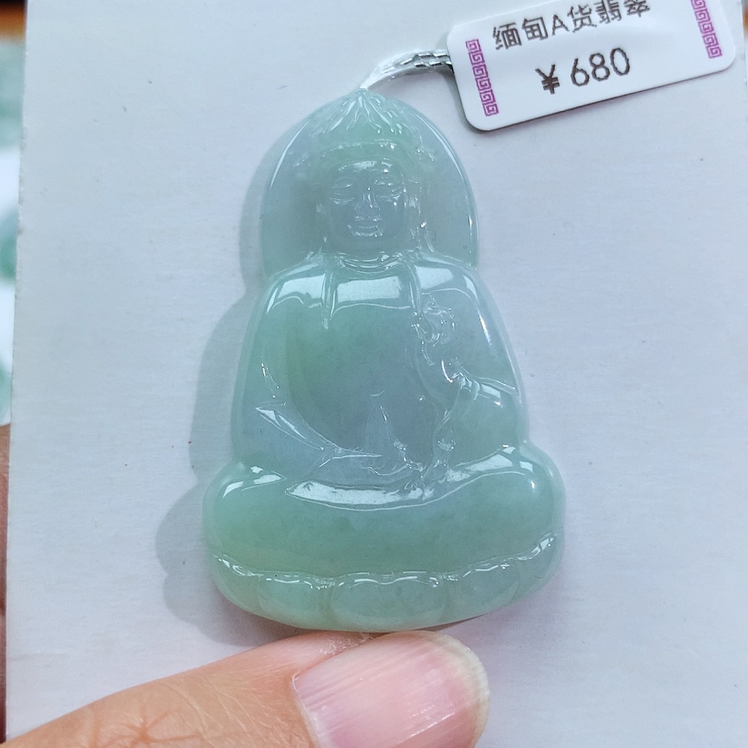 翡翠颈饰未镶嵌观音