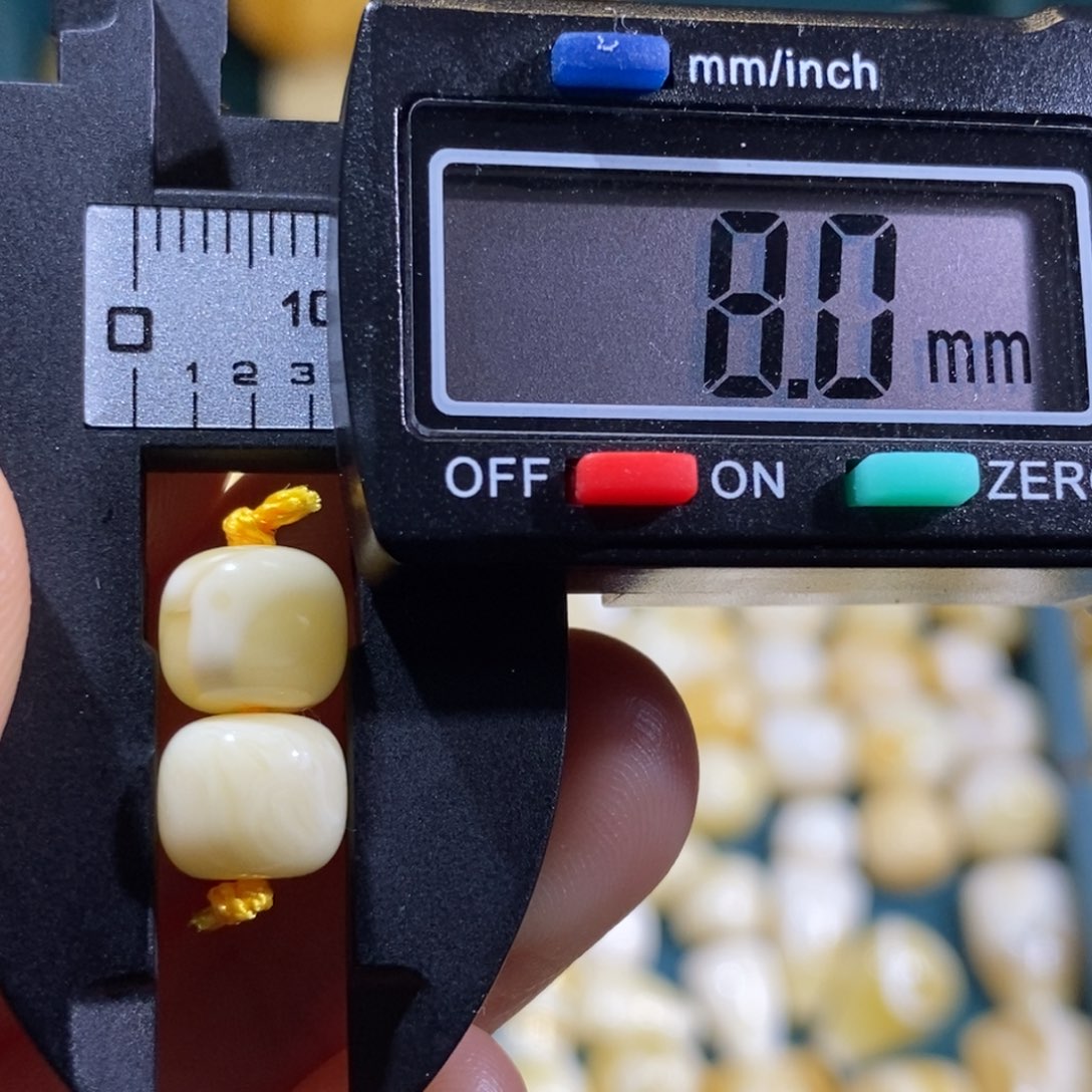 蜜蜡裸石未镶嵌配饰