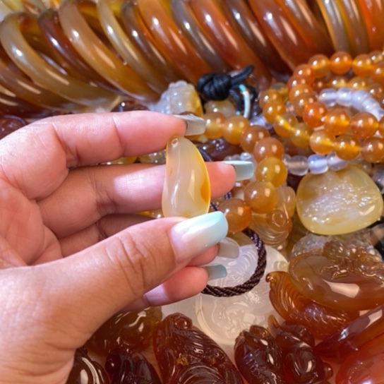 玛瑙/玉髓玛瑙吊坠未镶嵌