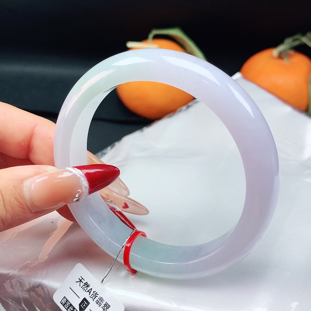 翡翠手镯未镶嵌56圈