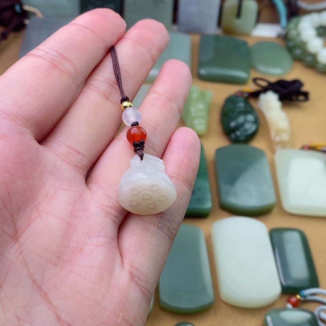 和田玉颈饰未镶嵌