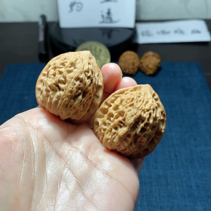 桃核吊坠平谷金牛