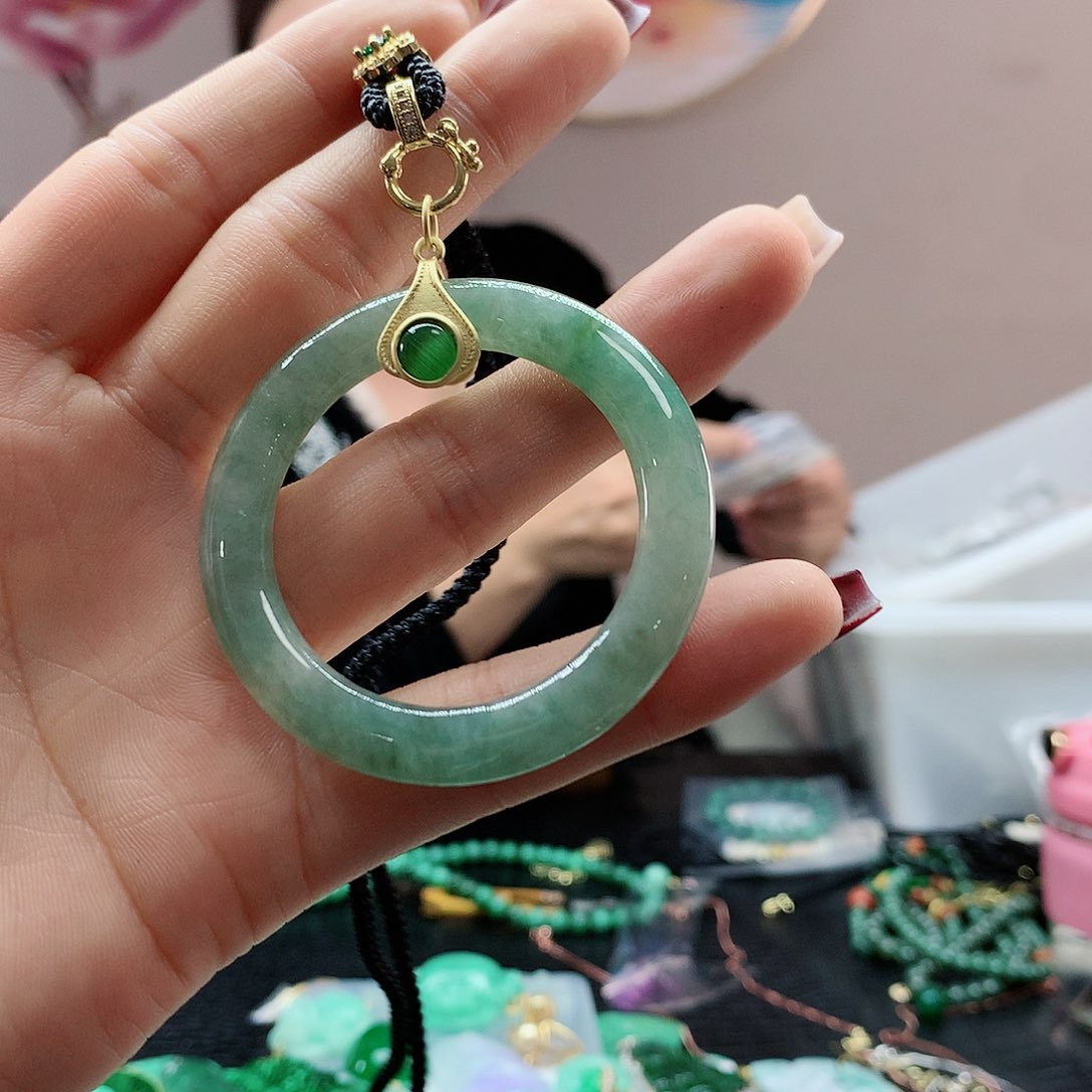 【闪购商品】翡翠吊坠(赠链)合金