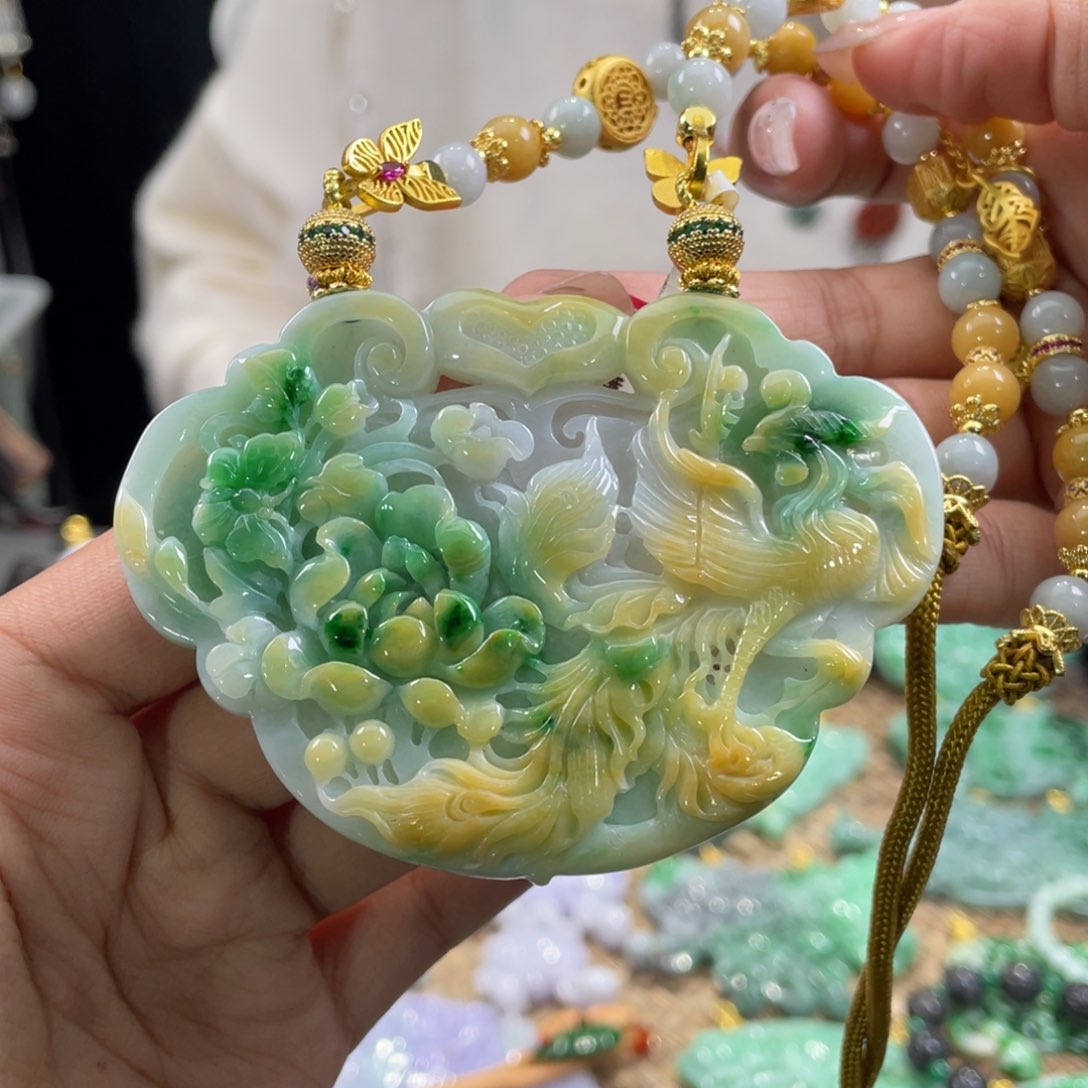 翡翠颈饰未镶嵌代编织