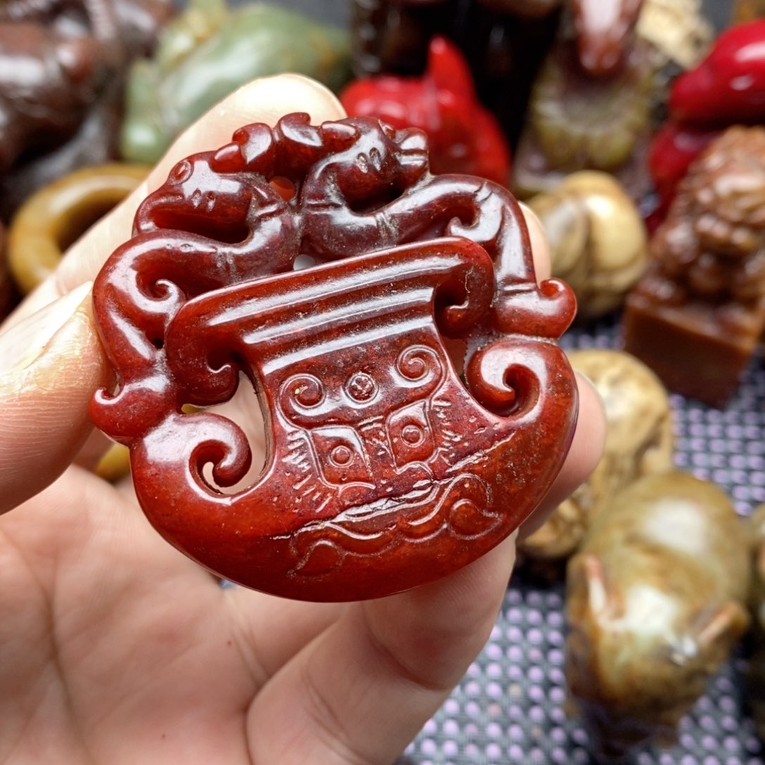 蛇纹石玉未镶嵌颈饰