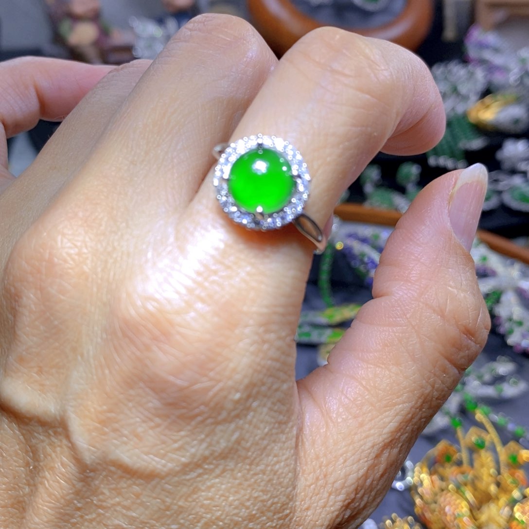 翡翠颈饰银S925镶嵌天然翡翠