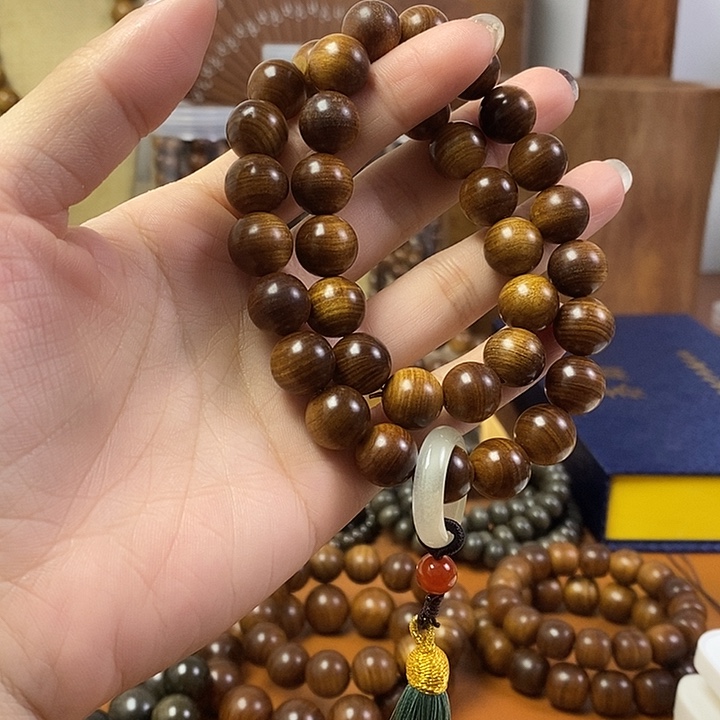 老山檀香黑肉沉水1.2手持