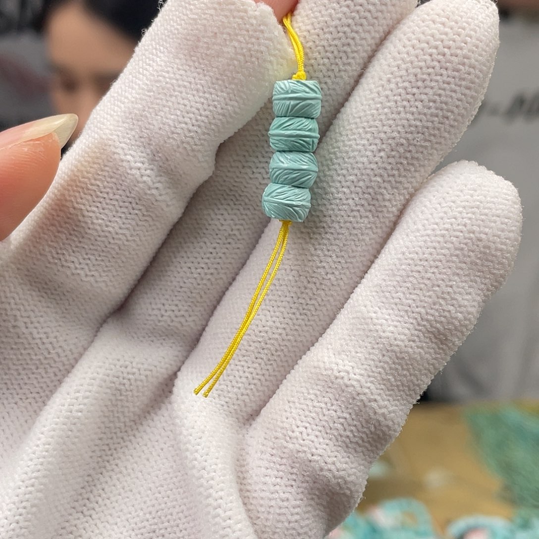 绿松石未镶嵌挂件