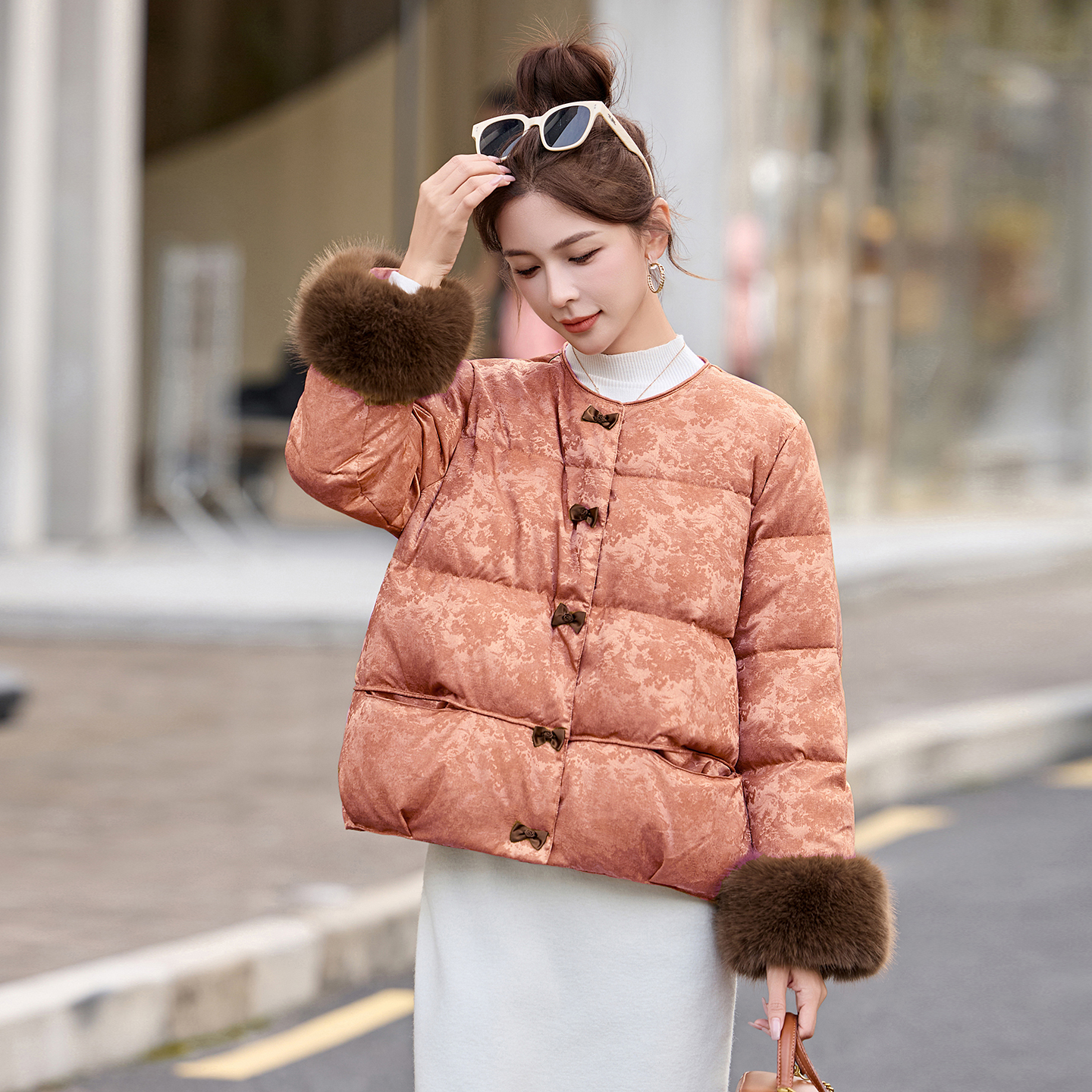 新中式G风羽绒服女2025冬新款今年流行独特短款冬装外套