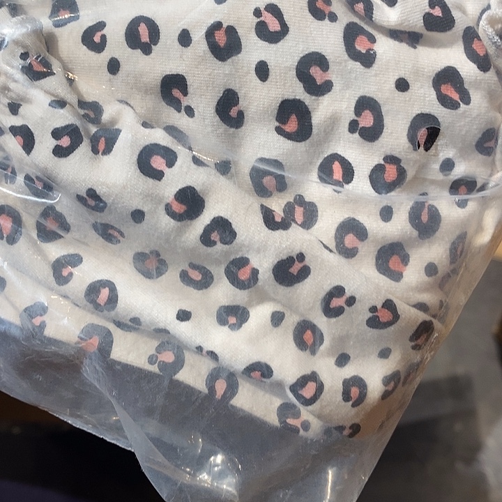 想***宋花岗石铁合金中古饰品香水沐浴露