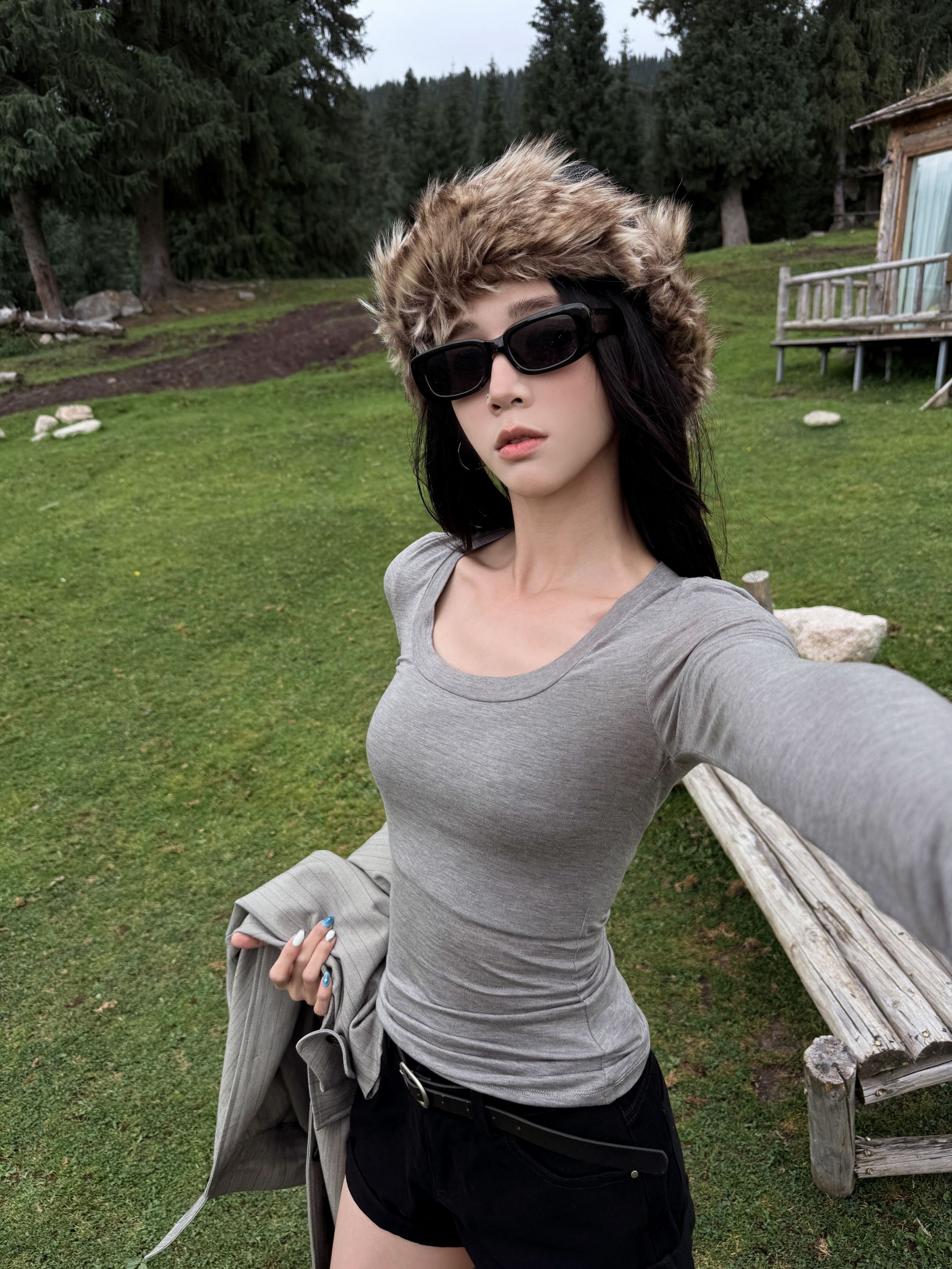 杨九七 简约纯色长袖紧身T恤女秋季休闲百搭修身圆领上衣 7757