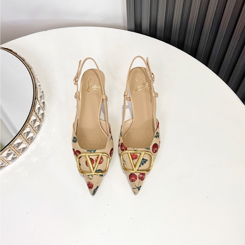 华家2025年夏季新款真皮车厘子V扣法式细跟高跟凉鞋一字带后空鞋