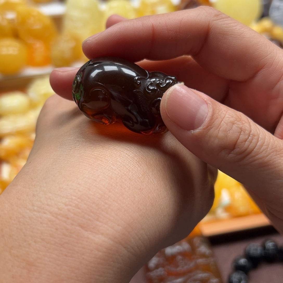 琥珀未镶嵌珠宝奇石