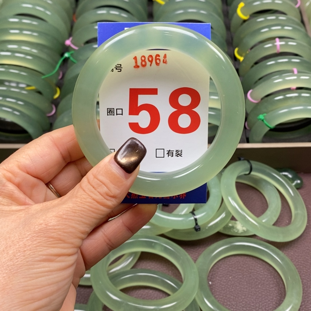 阿***德蛇纹石玉未镶嵌手镯