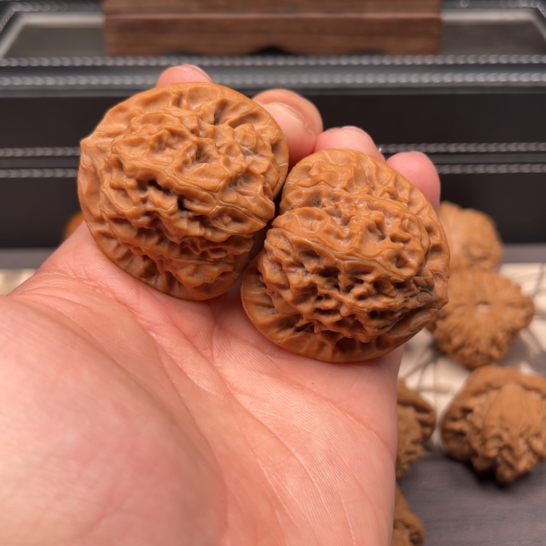 文玩核桃吊坠44石门官帽