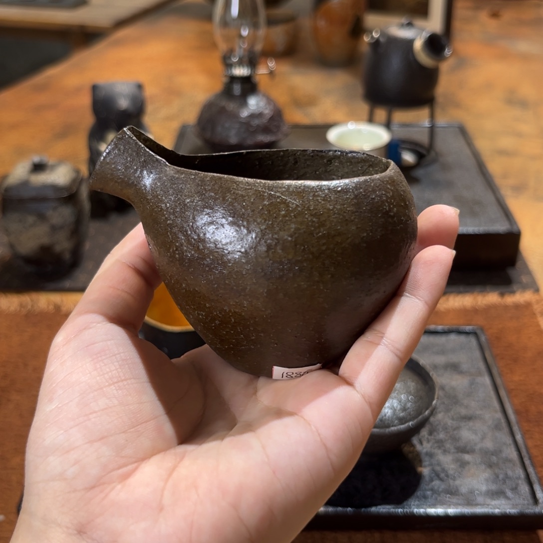 景德镇鱼和熊手工陶艺