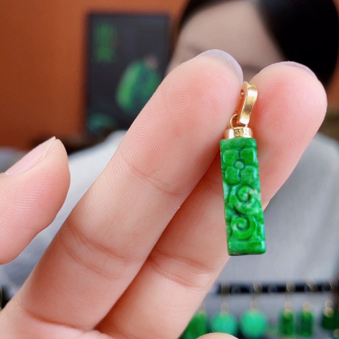 翡翠未镶嵌耳饰饰品