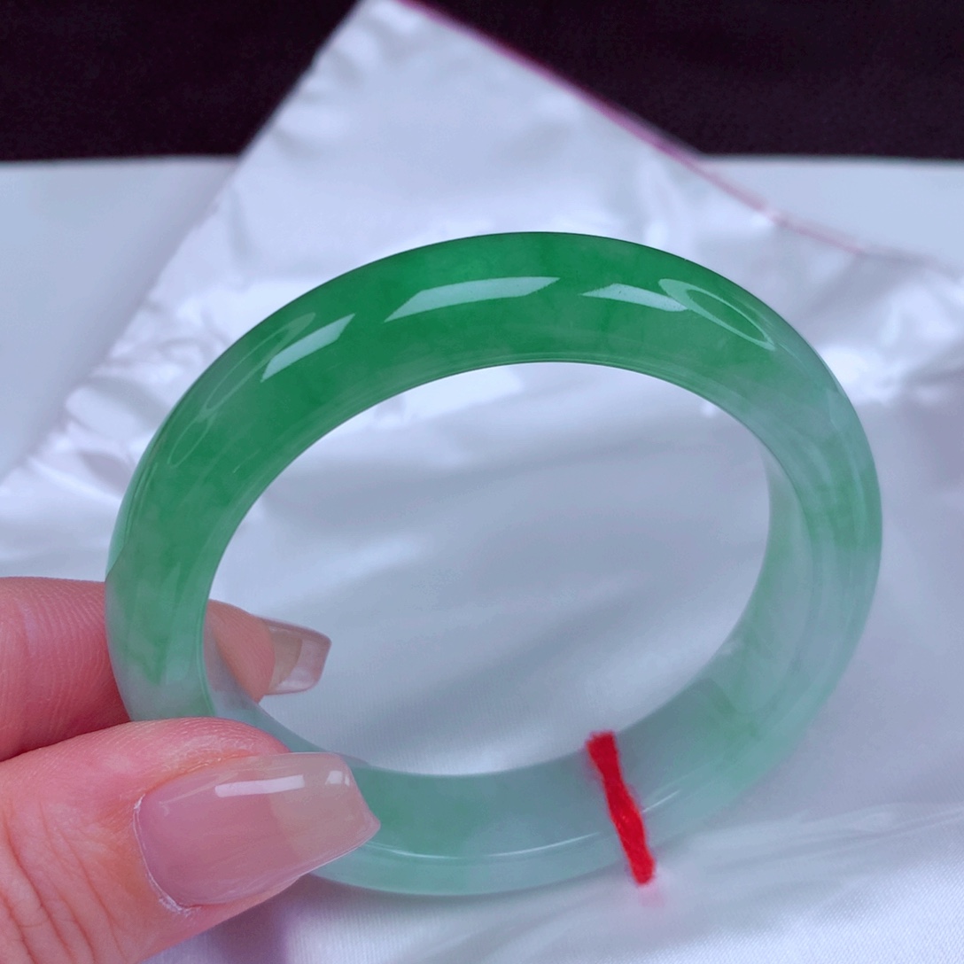 翡翠未镶嵌手镯手镯